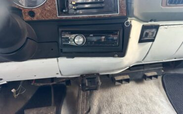 Chevrolet-suburban-1989-silver-5