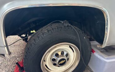 Chevrolet-suburban-1989-silver-8