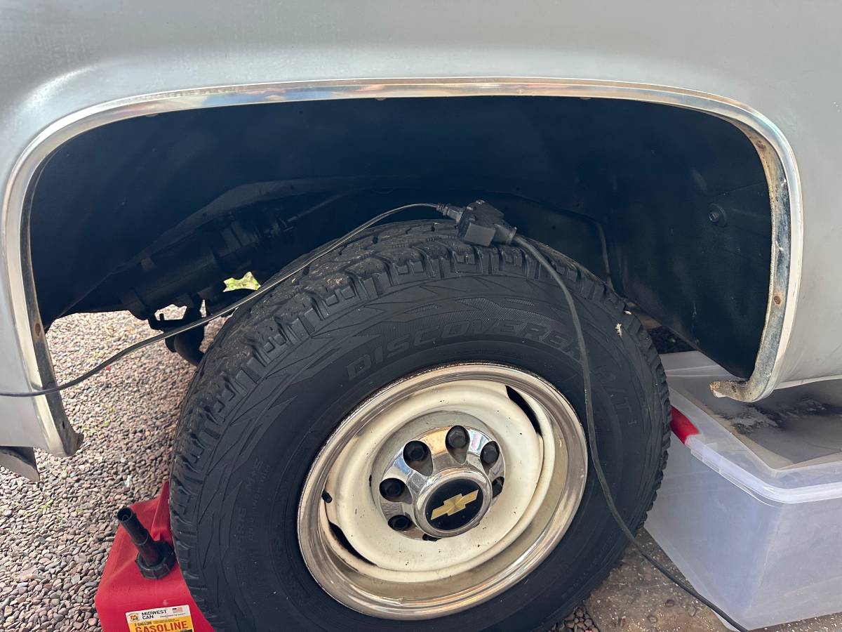 Chevrolet-suburban-1989-silver-8