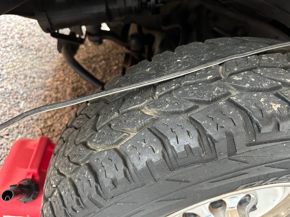 Chevrolet-suburban-1989-silver-9