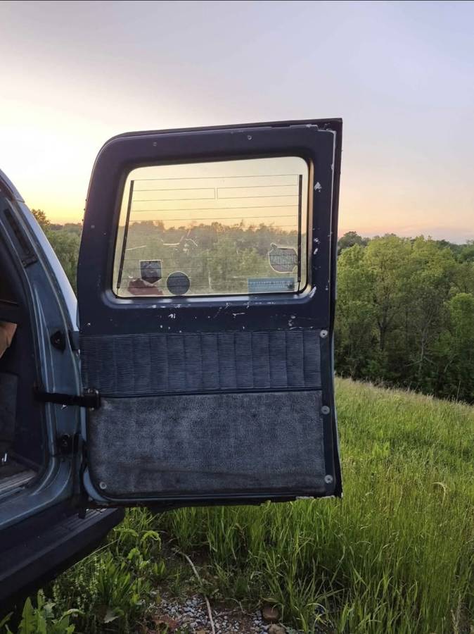 Chevrolet-suburban-1991-1