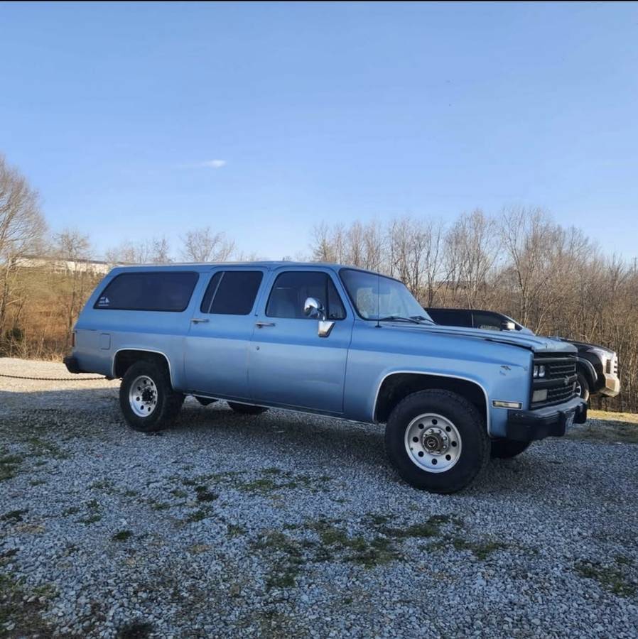 Chevrolet-suburban-1991-2