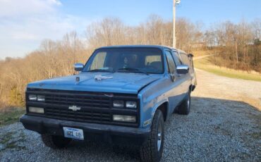 Chevrolet-suburban-1991