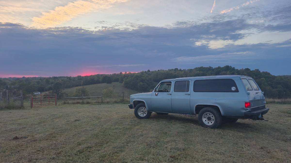 Chevrolet-suburban-1991-4