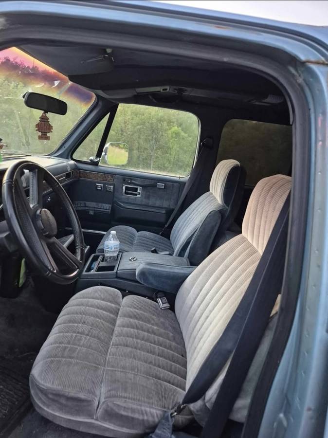 Chevrolet-suburban-1991-5