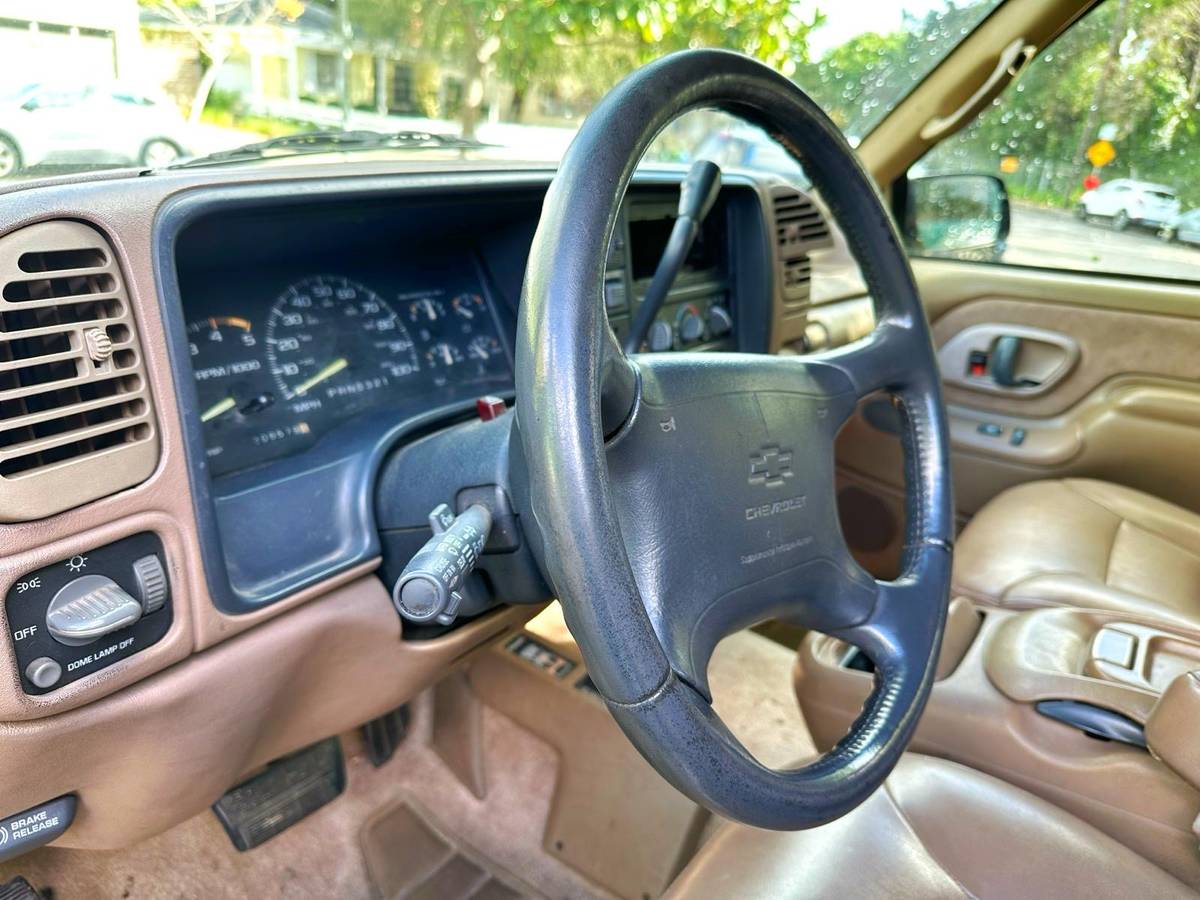 Chevrolet-suburban-2500-1995-13