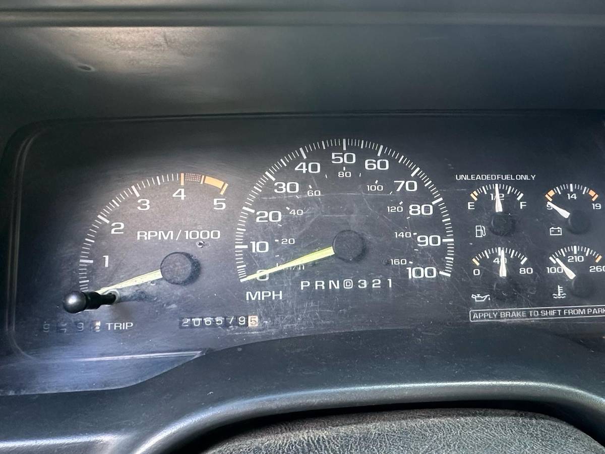 Chevrolet-suburban-2500-1995-5