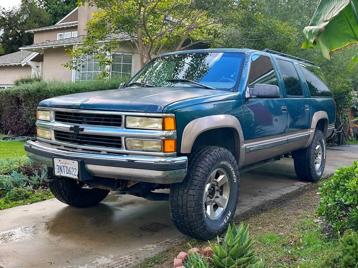 Chevrolet-suburban-2500-1995