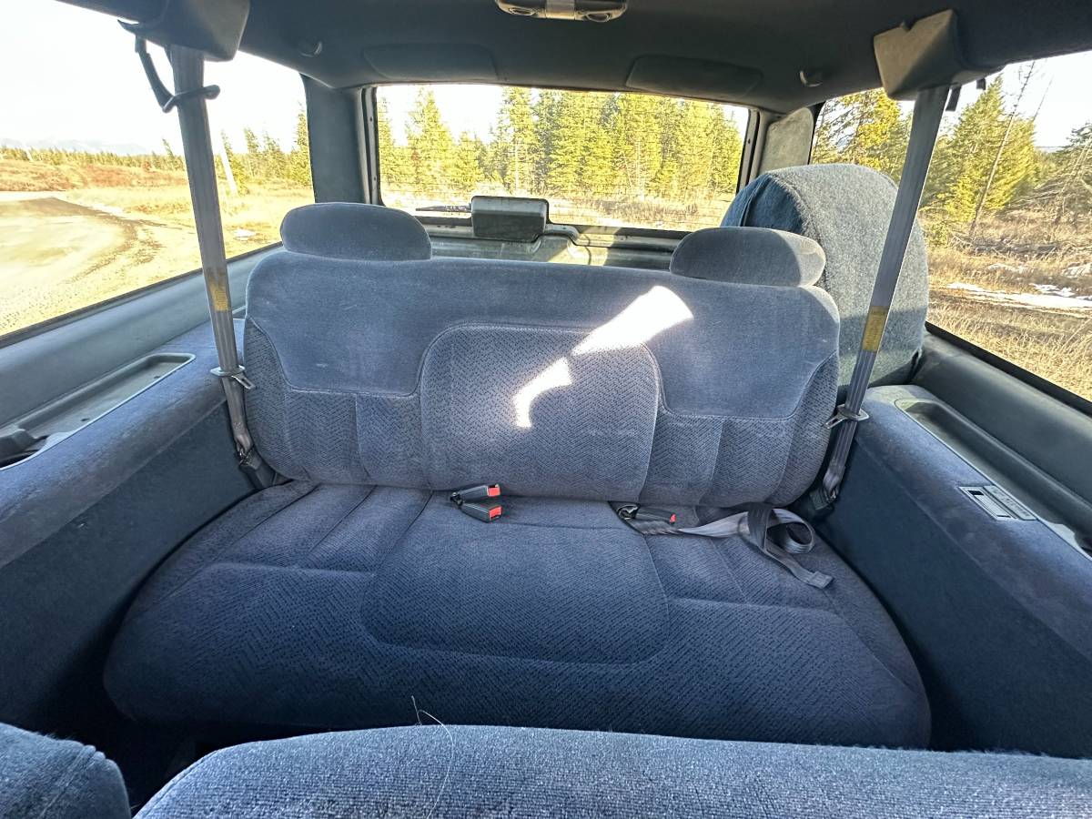 Chevrolet-suburban-2500ls-1996-blue-16