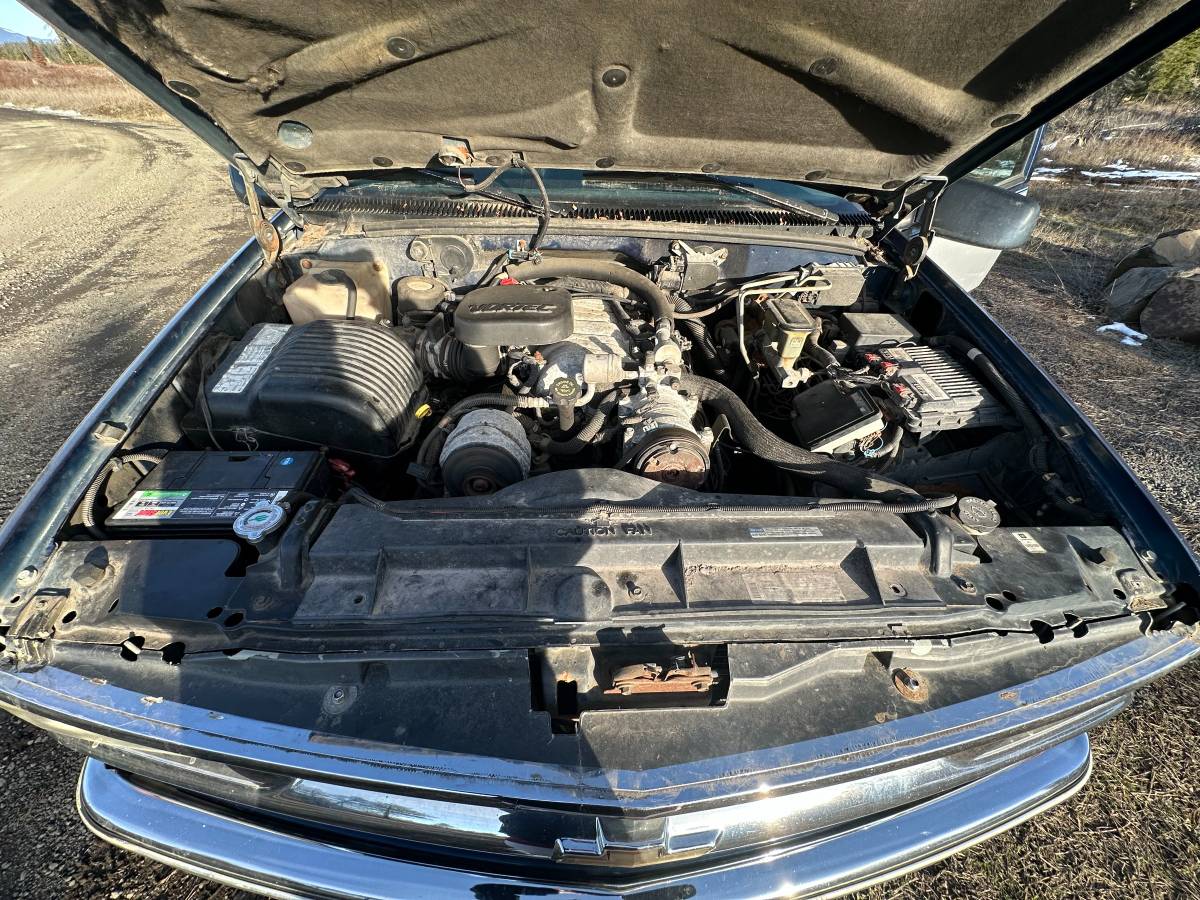 Chevrolet-suburban-2500ls-1996-blue-19