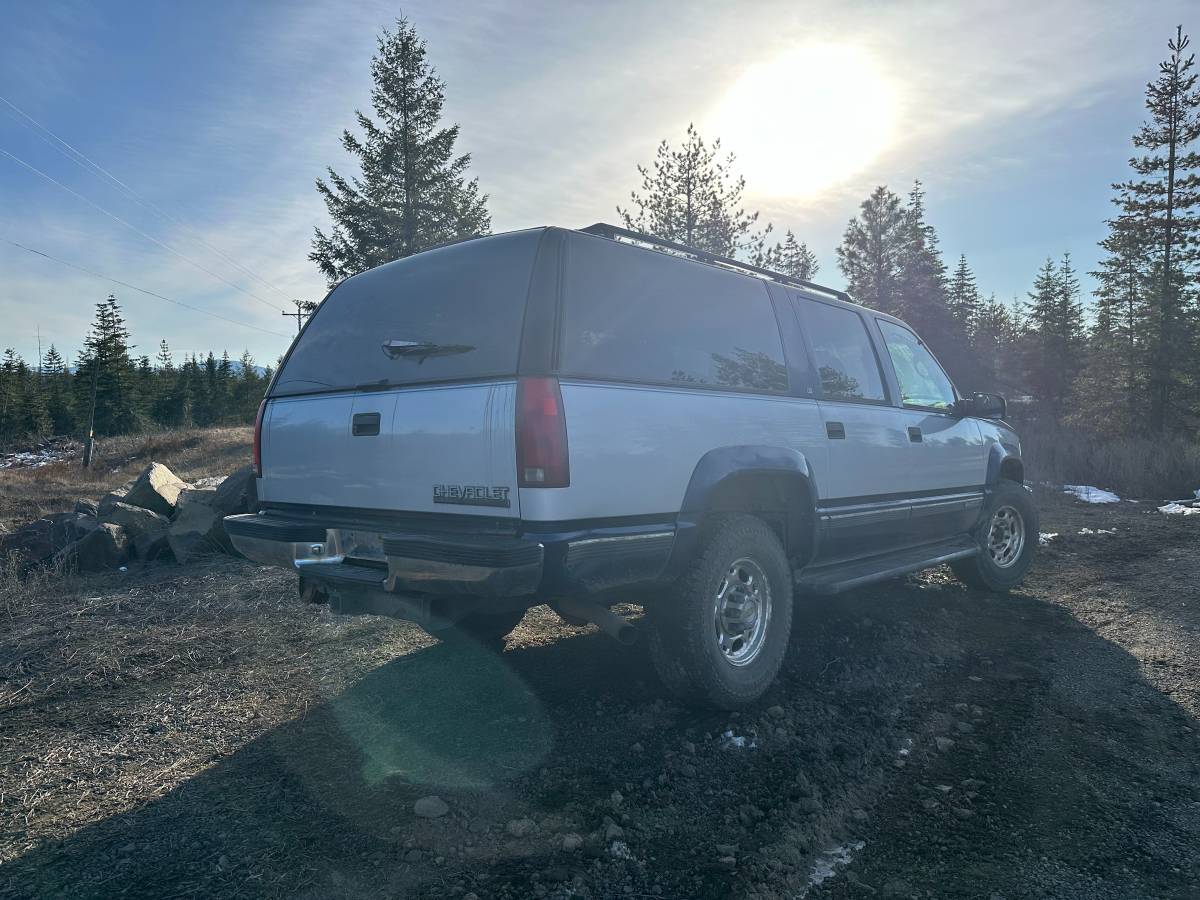 Chevrolet-suburban-2500ls-1996-blue-21