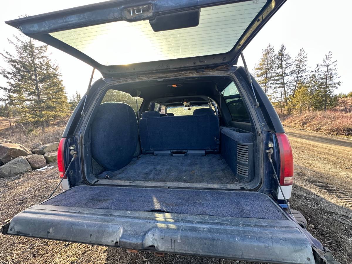 Chevrolet-suburban-2500ls-1996-blue-3