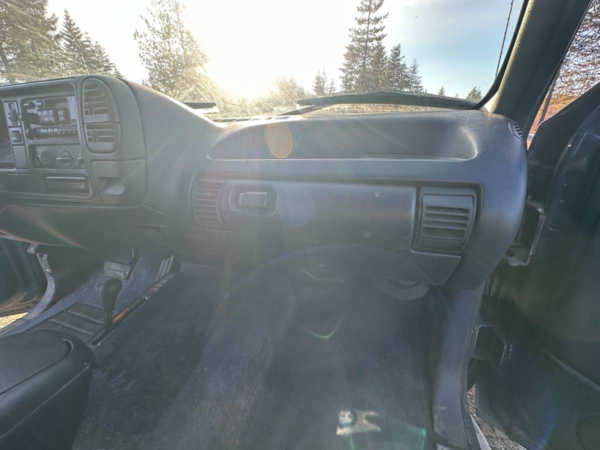 Chevrolet-suburban-2500ls-1996-blue-9