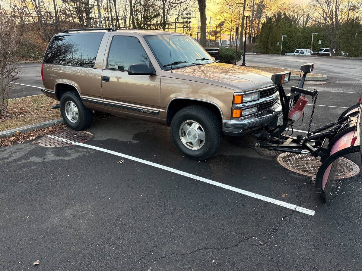 Chevrolet-tahoe-12-ton-nominal-1995-11