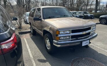 Chevrolet-tahoe-12-ton-nominal-1995-24