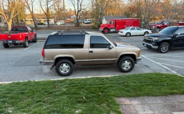 Chevrolet-tahoe-12-ton-nominal-1995-26