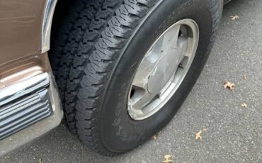 Chevrolet-tahoe-12-ton-nominal-1995-36