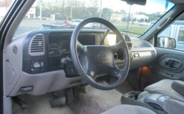 Chevrolet-tahoe-12-ton-nominal-1996-14