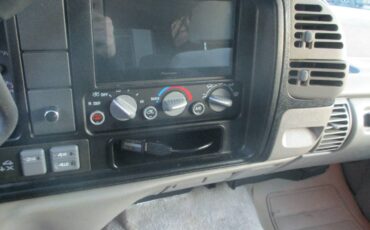 Chevrolet-tahoe-12-ton-nominal-1996-2