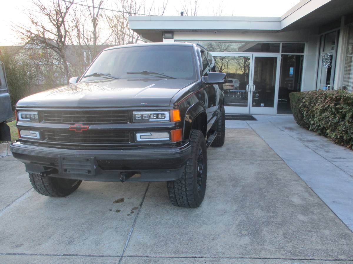 Chevrolet-tahoe-12-ton-nominal-1996-5
