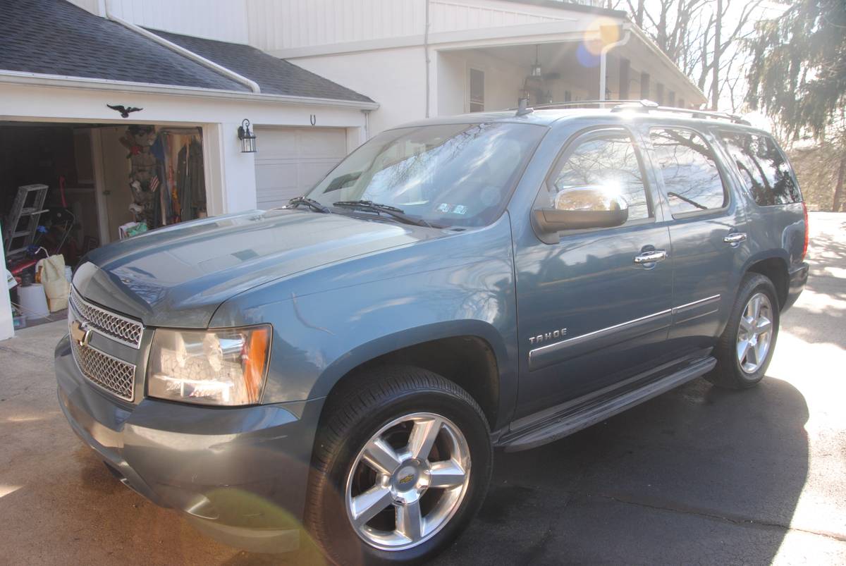 Chevrolet-tahoe-1970-blue-3
