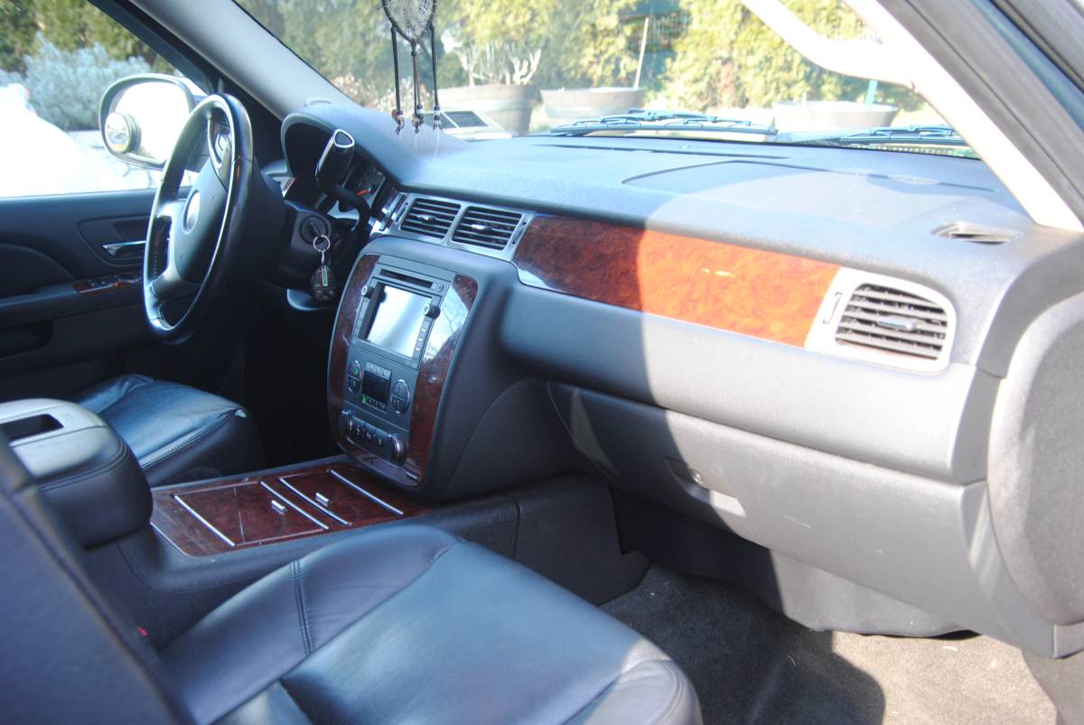 Chevrolet-tahoe-1970-blue-8