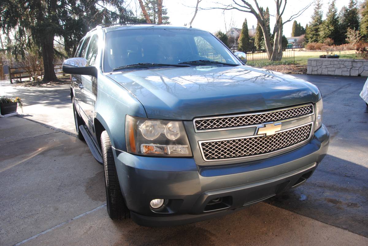 Chevrolet-tahoe-1970-blue