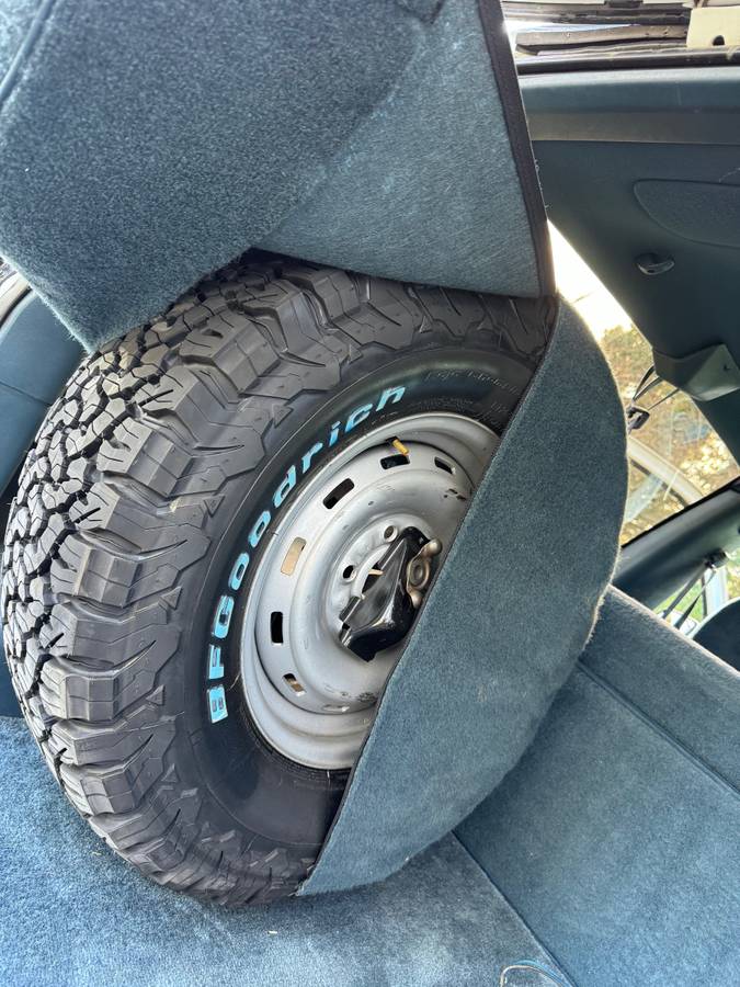 Chevrolet-tahoe-2-door-1992-white-16