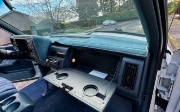 Chevrolet-tahoe-2-door-1992-white-19