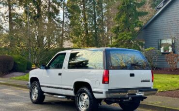 Chevrolet-tahoe-2-door-1992-white-2