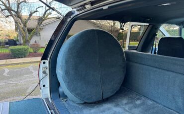 Chevrolet-tahoe-2-door-1992-white-23