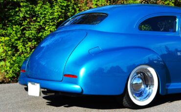 Chevrolet-town-sedan-1941-blue-2