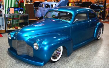 Chevrolet-town-sedan-1941-blue-4