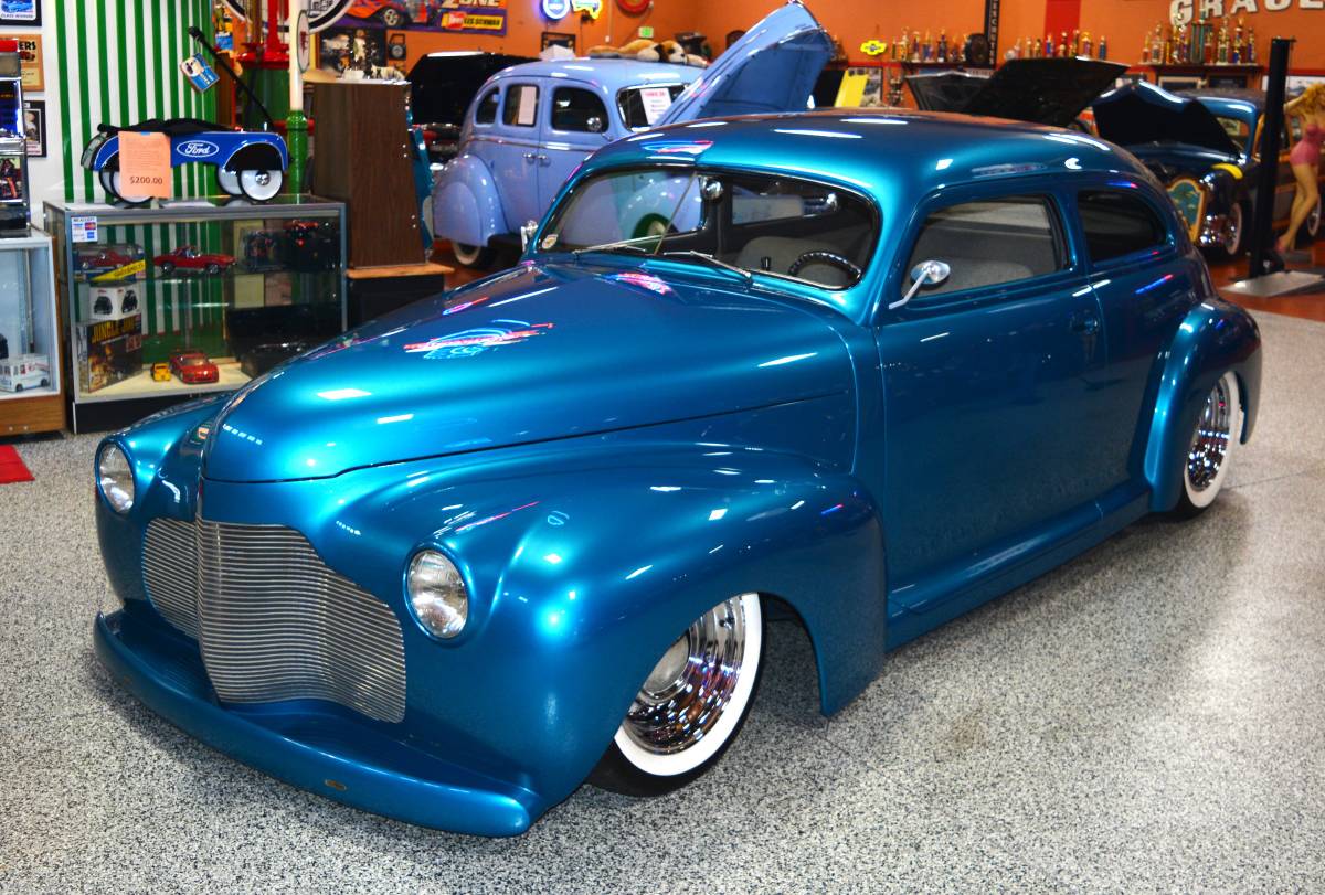 Chevrolet-town-sedan-1941-blue-4