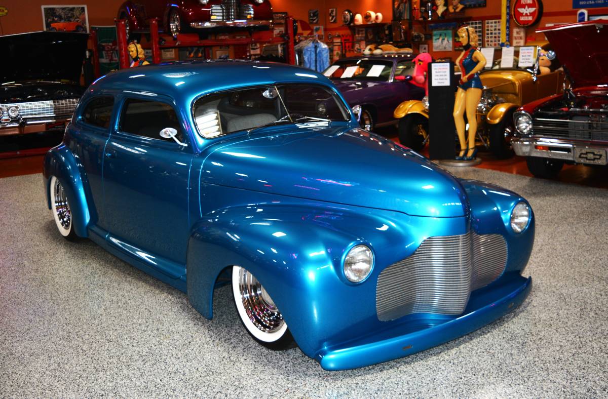 Chevrolet-town-sedan-1941-blue