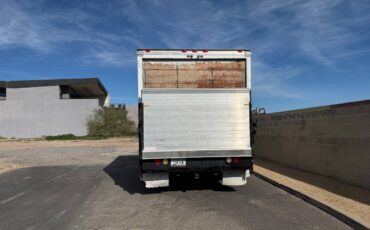 Chevrolet-van-30hd-1994-white-3