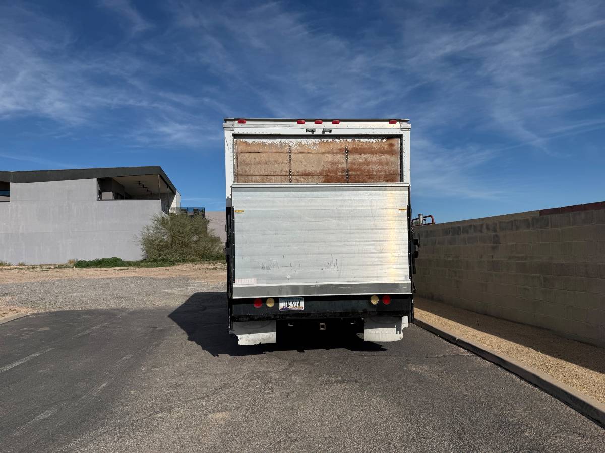 Chevrolet-van-30hd-1994-white-3