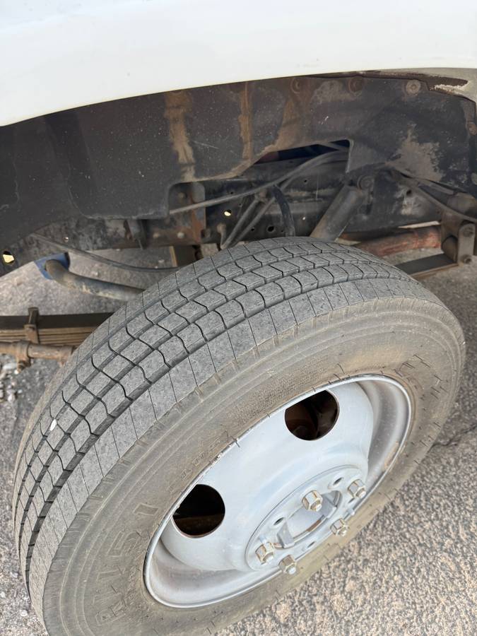 Chevrolet-van-30hd-1994-white-6