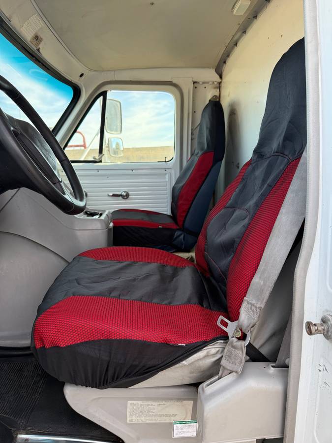 Chevrolet-van-30hd-1994-white-7