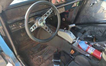 Chevrolet-vega-1971-orange-8