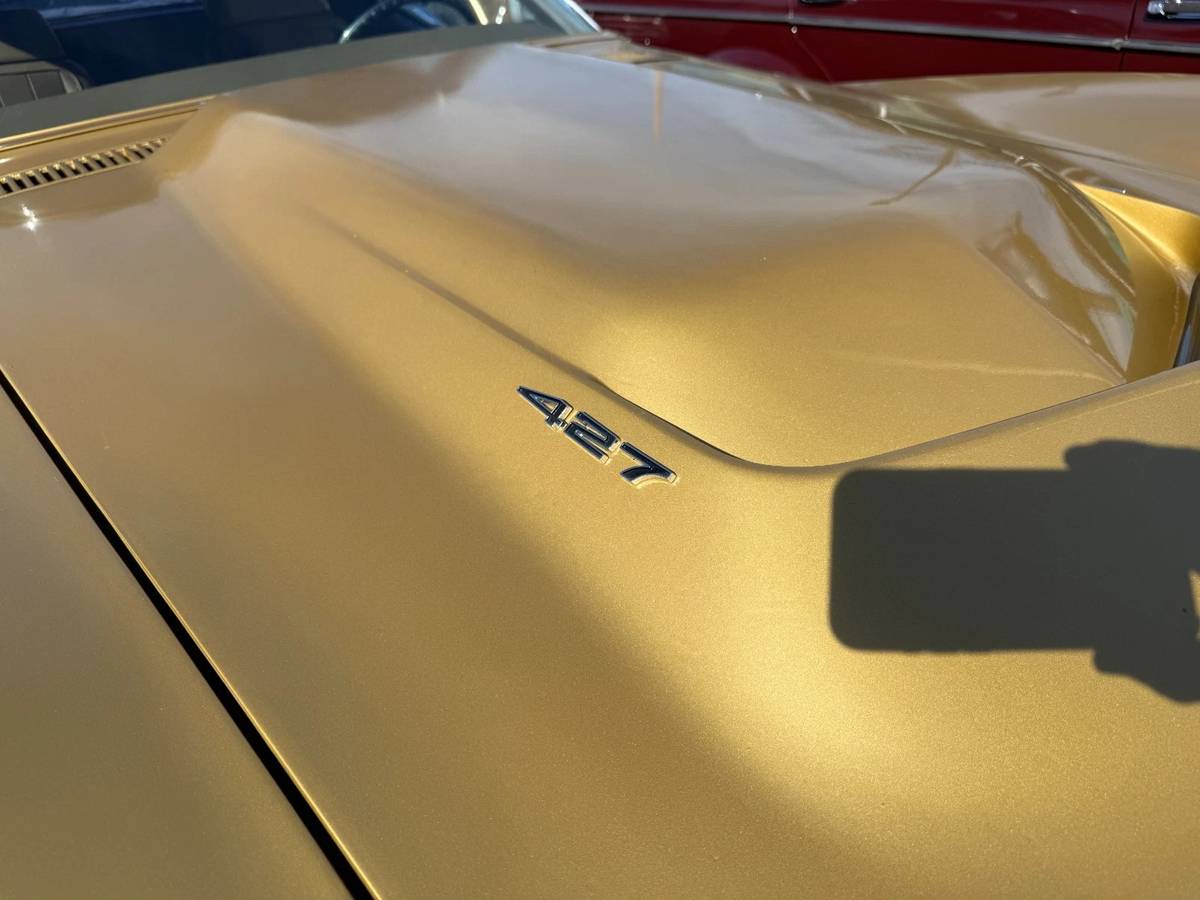 Chevrolett-corvette-stingray-1969-custom-9