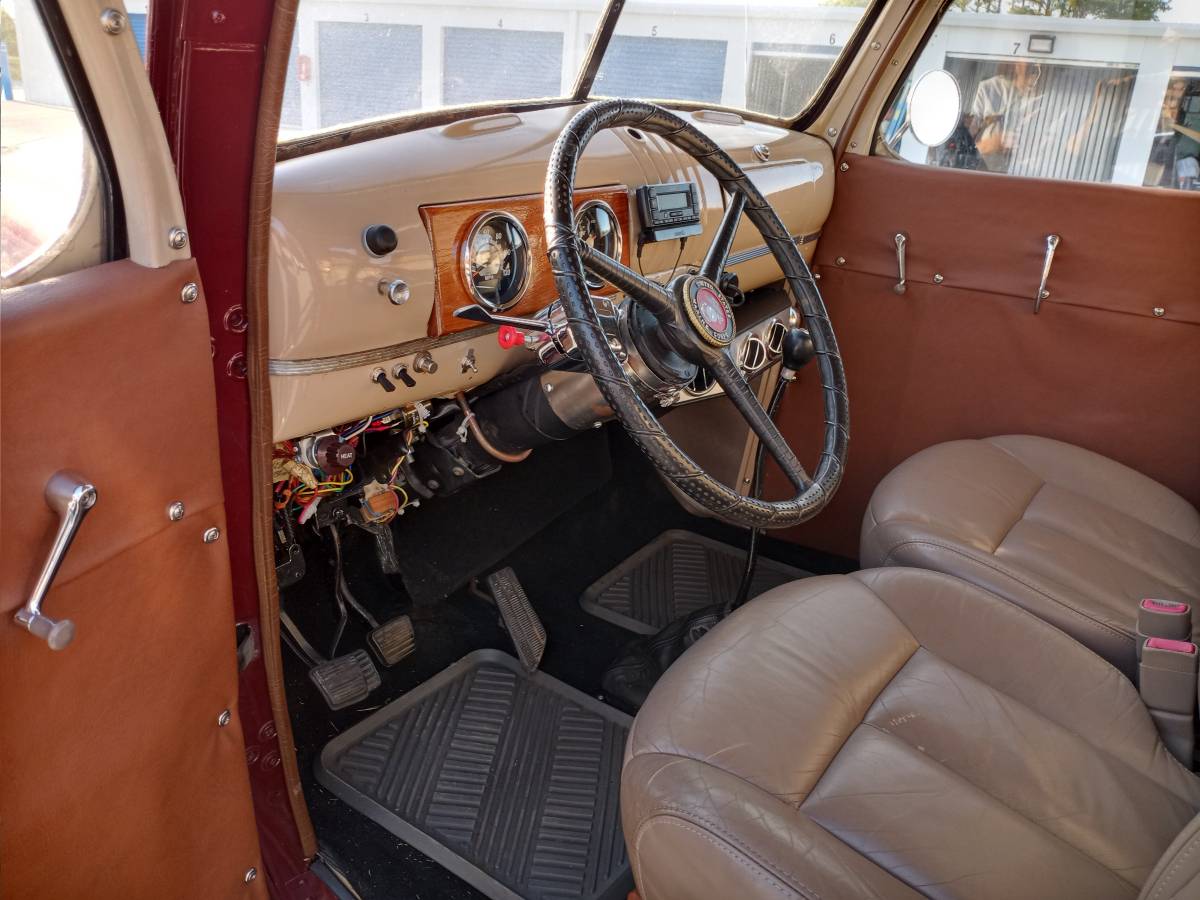Chevy-12-ton-truck-1946-red-2
