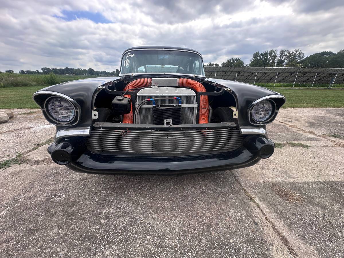 Chevy-150-black-widow-clone.-1957-1