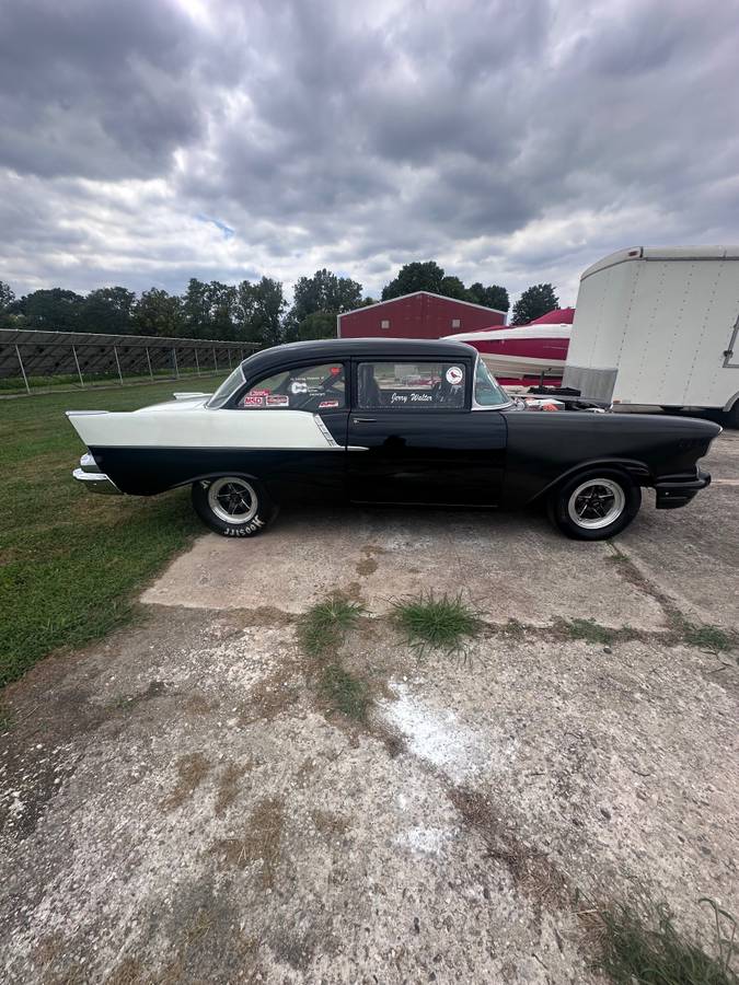 Chevy-150-black-widow-clone.-1957-7