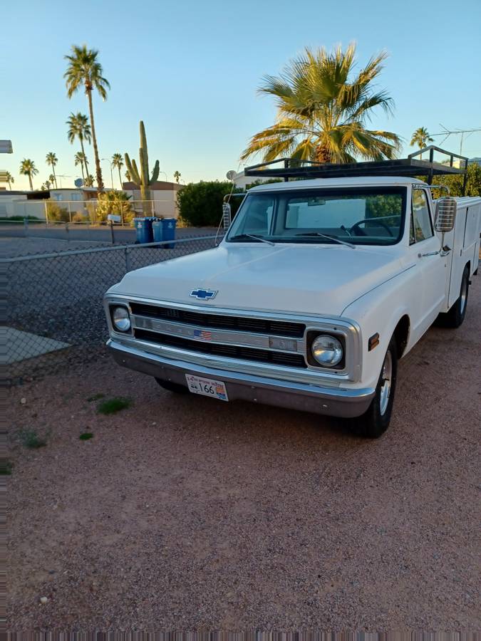 Chevy-2500-1969-white-3