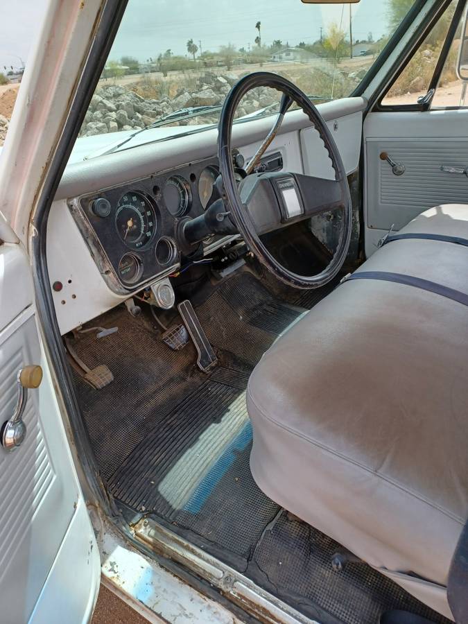 Chevy-2500-1969-white-5