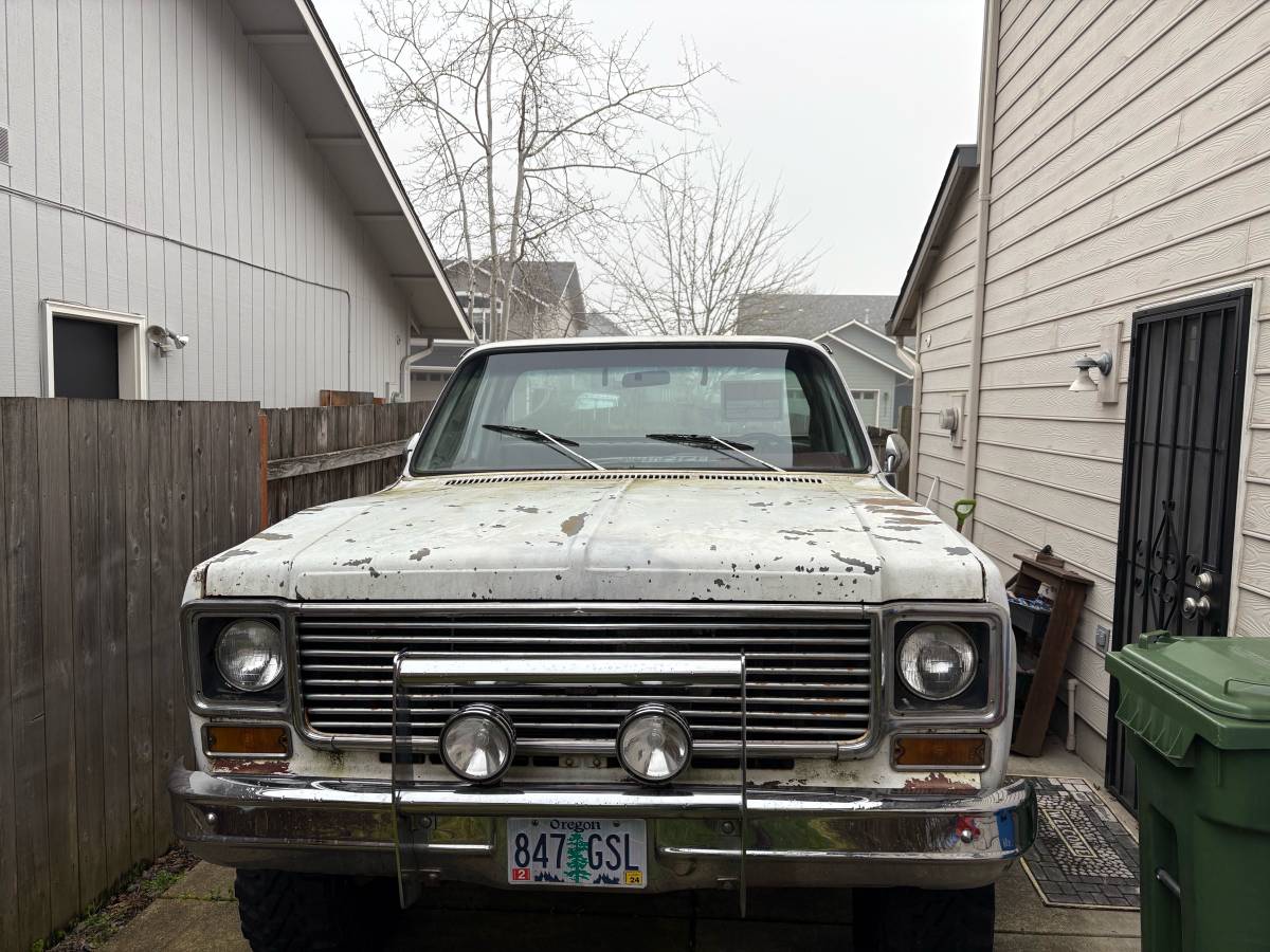 Chevy-2500-1979-white-7
