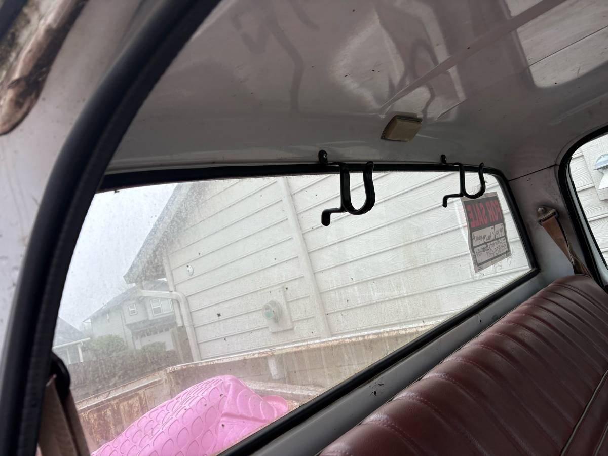 Chevy-2500-1979-white-8