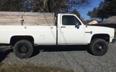 Chevy-30-4x4-1985-white-2