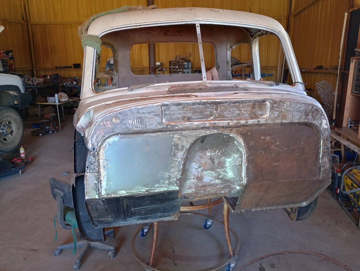 Chevy-3100-1949-white-10